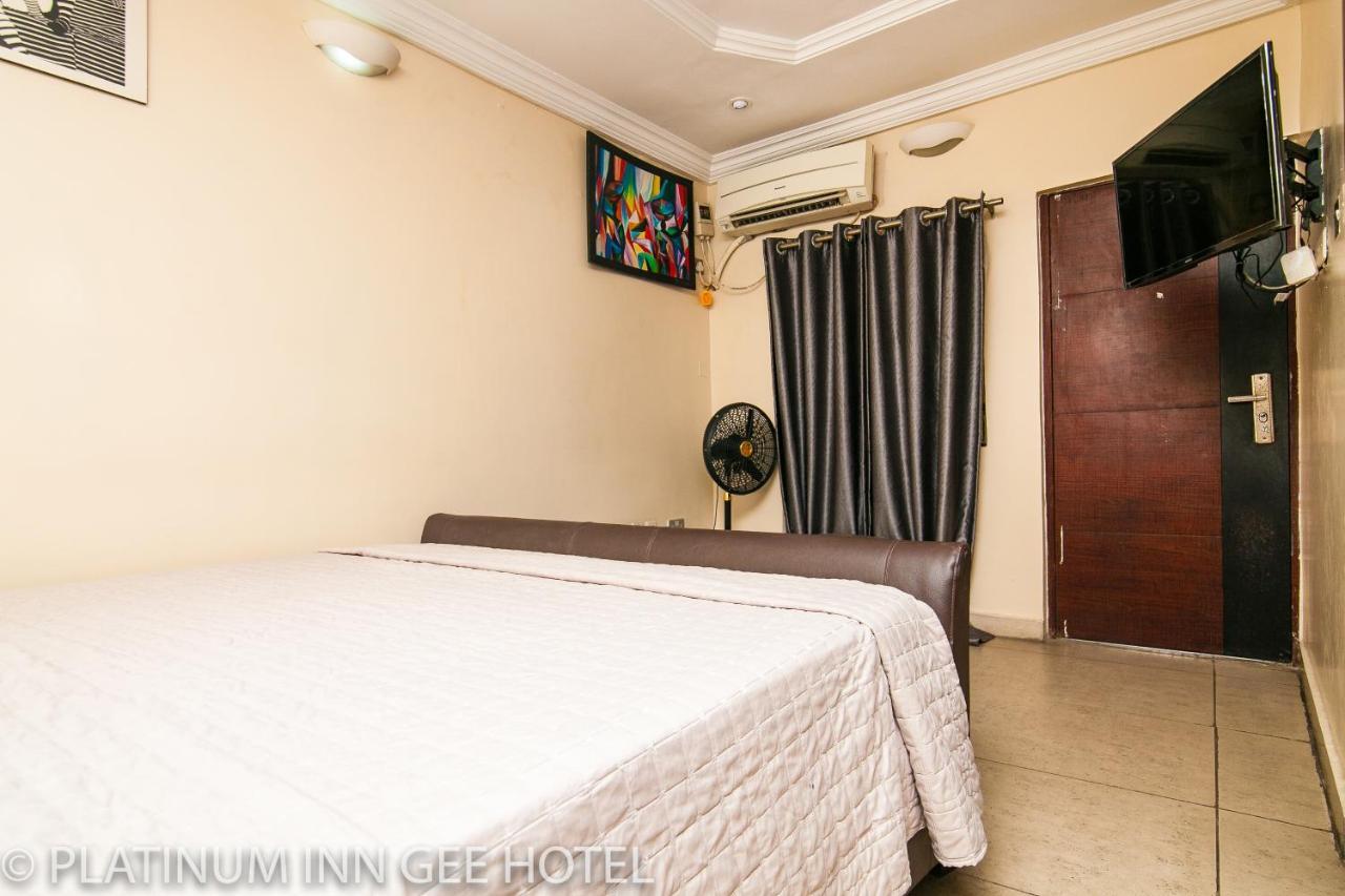 Platinum Inn Gee Hotel Suru Lere Exteriér fotografie