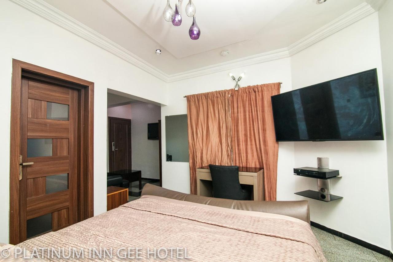 Platinum Inn Gee Hotel Suru Lere Exteriér fotografie