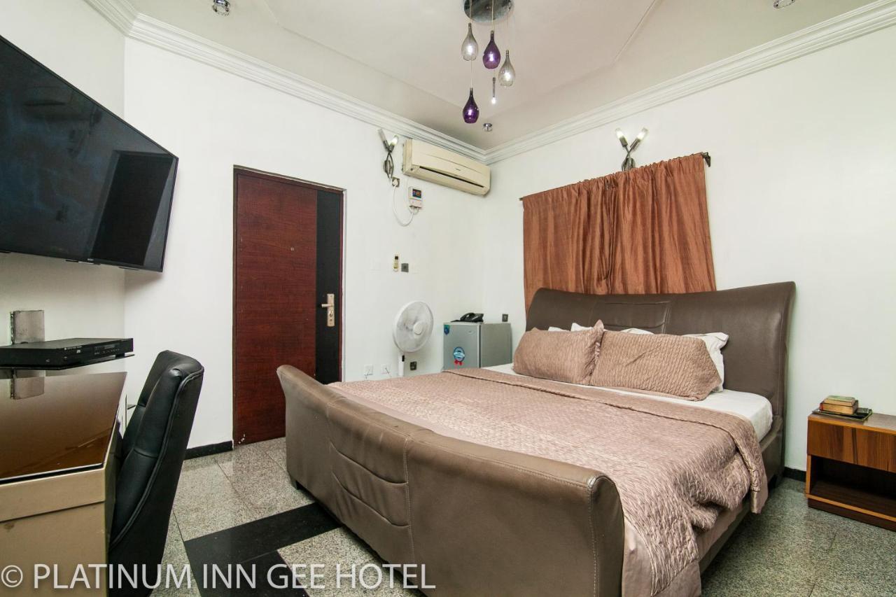 Platinum Inn Gee Hotel Suru Lere Exteriér fotografie