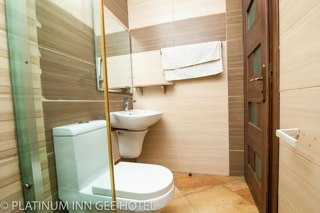Platinum Inn Gee Hotel Suru Lere Exteriér fotografie