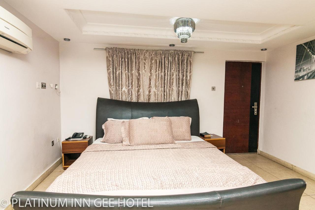 Platinum Inn Gee Hotel Suru Lere Exteriér fotografie