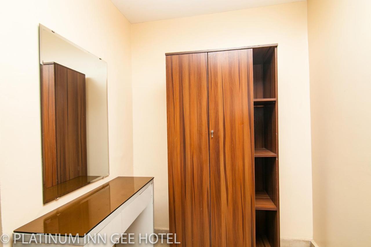 Platinum Inn Gee Hotel Suru Lere Exteriér fotografie