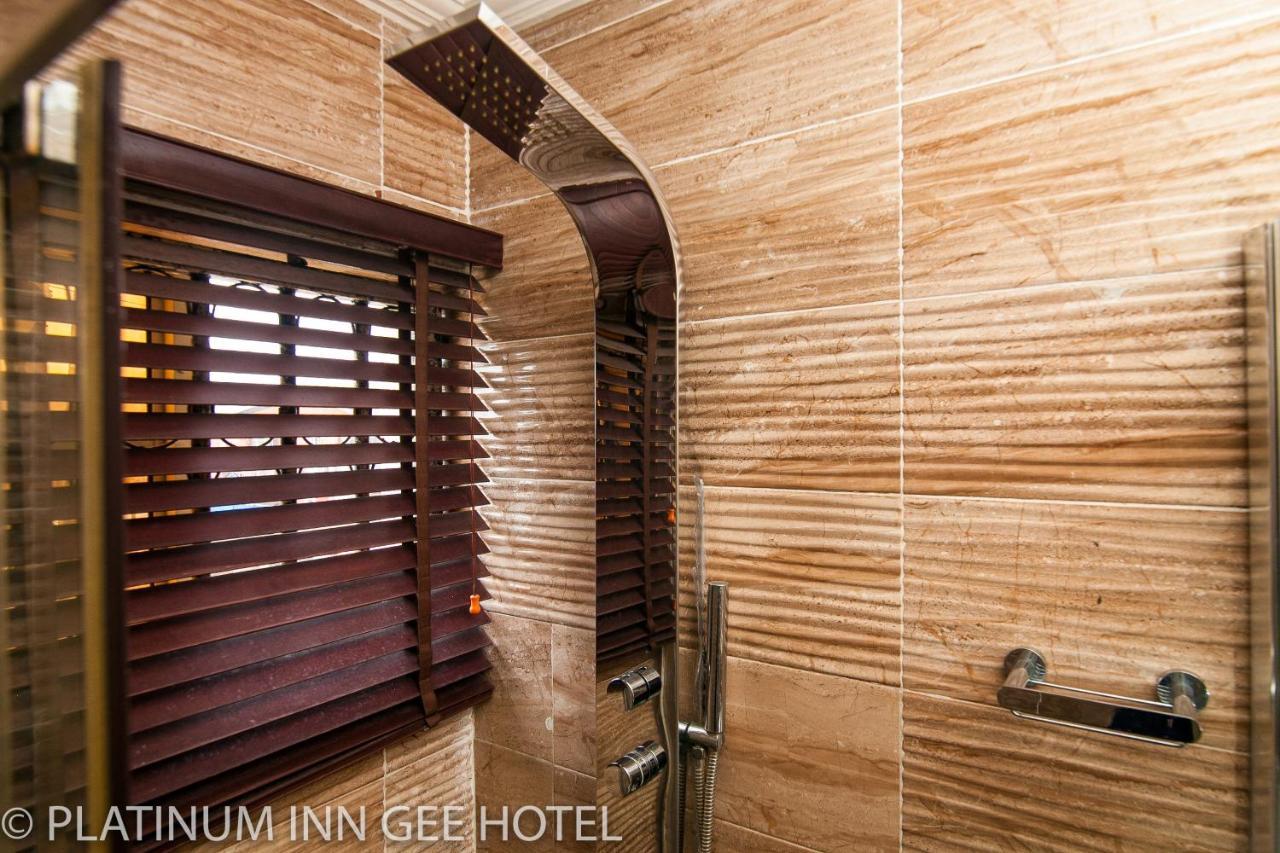 Platinum Inn Gee Hotel Suru Lere Exteriér fotografie