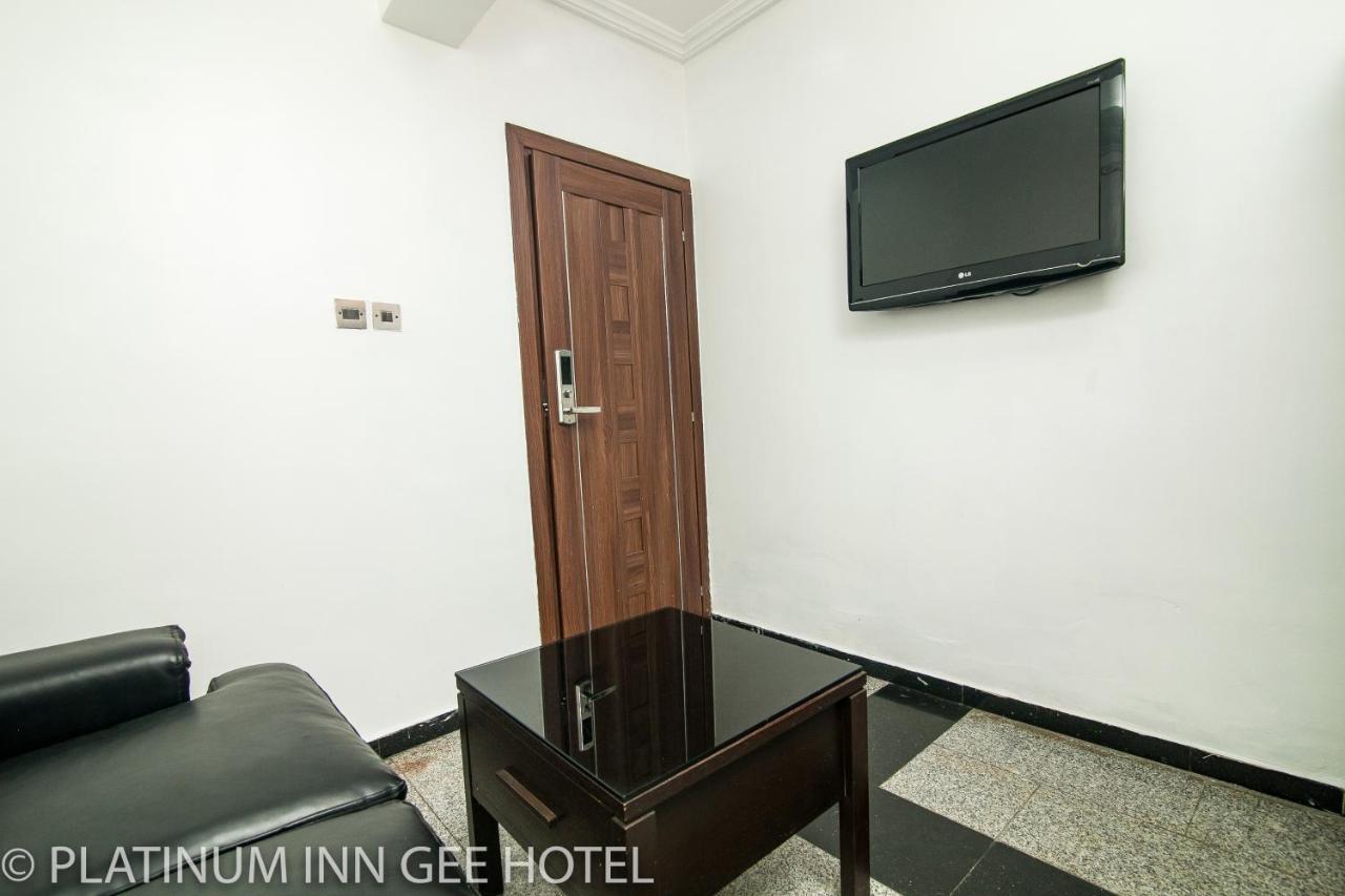 Platinum Inn Gee Hotel Suru Lere Exteriér fotografie